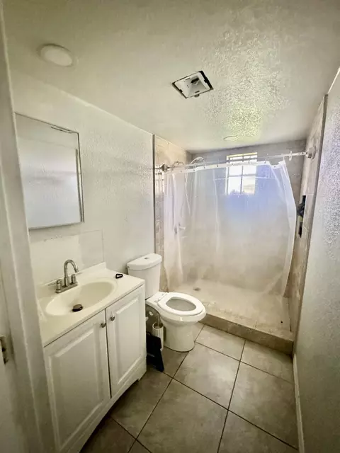 Bath - 2428 SW 18th Ct, Okeechobee, FL 34974 photo 4 of 4