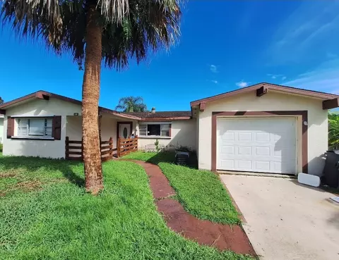 115 SE Camino St, Port Saint Lucie, FL 34952
