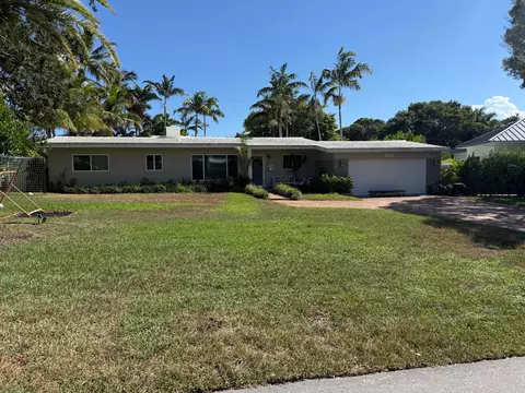 2400 NE 13th Ct, Fort Lauderdale, FL 33304