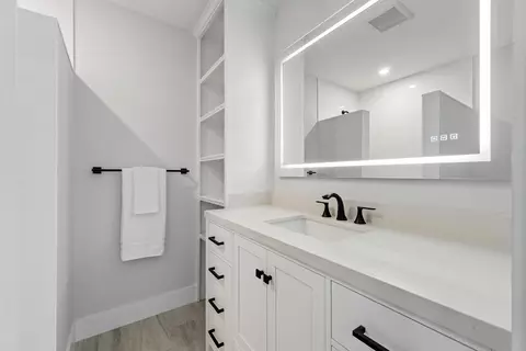Bath - 141 E Riverside Dr #6A, Jupiter, FL 33469 photo 1 of 4