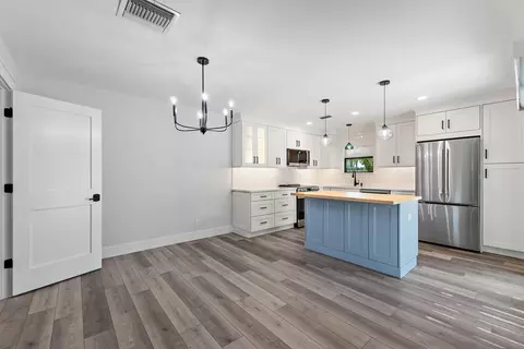 Kitchen - 141 E Riverside Dr #6A, Jupiter, FL 33469 photo 2 of 2