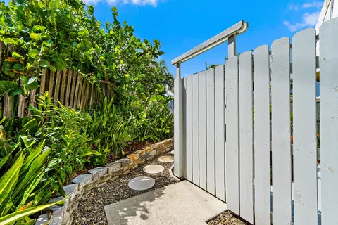 Exterior - 141 E Riverside Dr #6A, Jupiter, FL 33469 photo 6 of 7