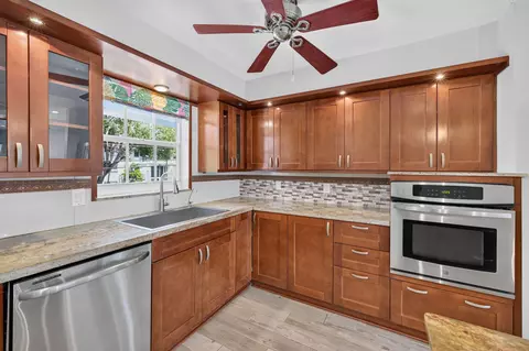 2820 NE 30th St #9, Fort Lauderdale, FL 33306