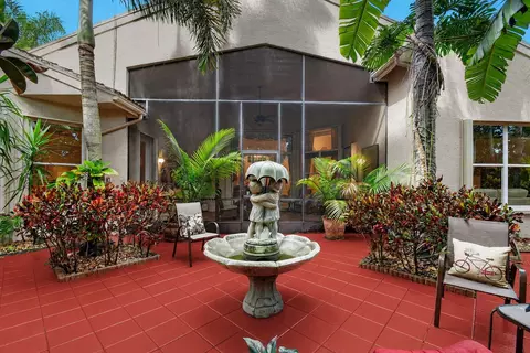 8934 Majorca Bay Dr, Lake Worth, FL 33467