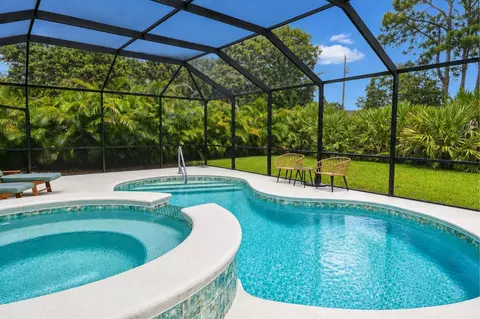 415 SE Calmoso Dr, Port Saint Lucie, FL 34983