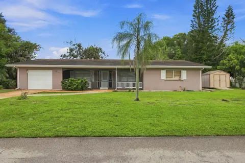 2730 Fairway Dr, Fort Pierce, FL 34982