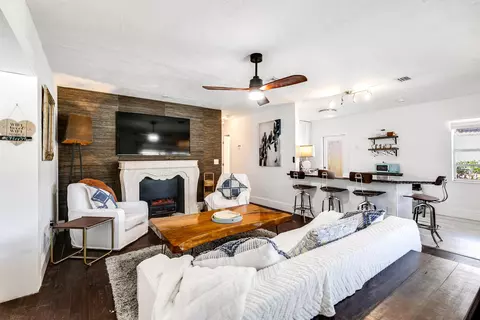 609 S Arnold Ave, Lantana, FL 33462