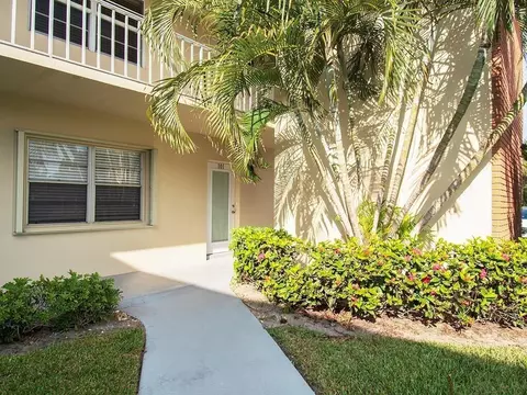73 Royal Oak Ct #101, Vero Beach, FL 32962