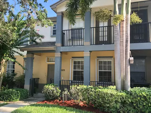 2089 SE Glen Ridge Dr, Port Saint Lucie, FL 34952
