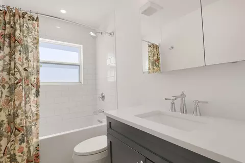 Bath - 6176 Eagles Nest Dr, Jupiter, FL 33458 photo 1 of 3