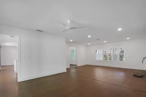 Living - 6176 Eagles Nest Dr, Jupiter, FL 33458 photo 6 of 12