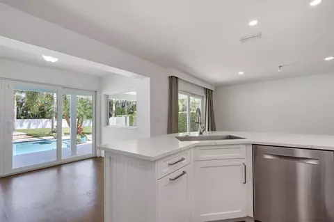 Kitchen - 6176 Eagles Nest Dr, Jupiter, FL 33458 photo 4 of 5
