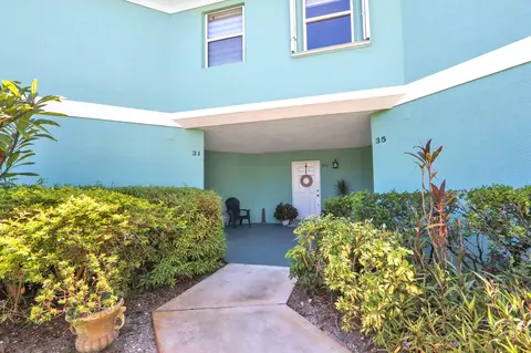 Exterior - 35 SE Beech Tree Ln, Stuart, FL 34994 photo 4 of 11