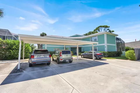 Exterior - 35 SE Beech Tree Ln, Stuart, FL 34994 photo 5 of 11