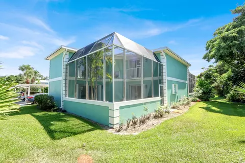 Exterior - 35 SE Beech Tree Ln, Stuart, FL 34994 photo 7 of 11