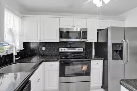 2651 Sunrise Lakes Dr E #104, Sunrise, FL 33322