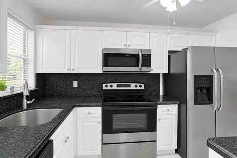 2651 Sunrise Lakes Dr E #104, Sunrise, FL 33322