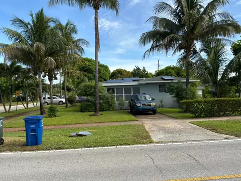 105 4th St #105, Lake Park, FL 33403