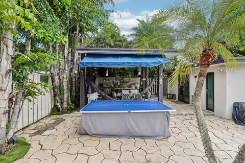 Exterior - 2601 NE 18th St, Pompano Beach, FL 33062 photo 10 of 12