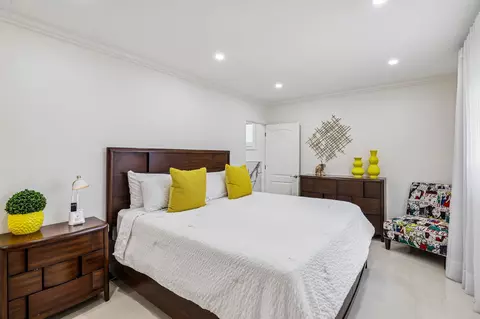 Bedroom - 2601 NE 18th St, Pompano Beach, FL 33062 photo 2 of 10