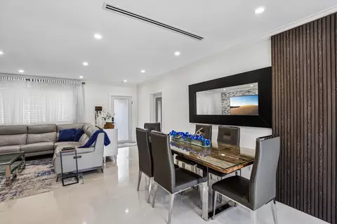 Dining - 2601 NE 18th St, Pompano Beach, FL 33062 photo 3 of 3