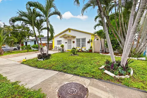 649 58th St, West Palm Beach, FL 33407