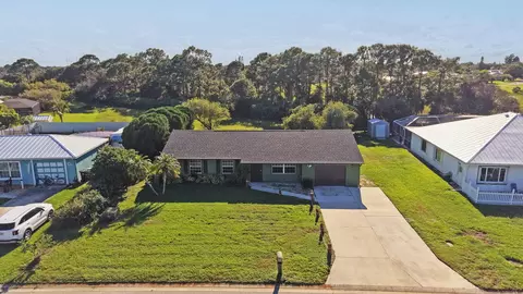 1422 SE Arenson Ln, Port Saint Lucie, FL 34952