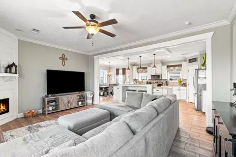Living - 4944 NE 115th Pl, Okeechobee, FL 34972 photo 4 of 6
