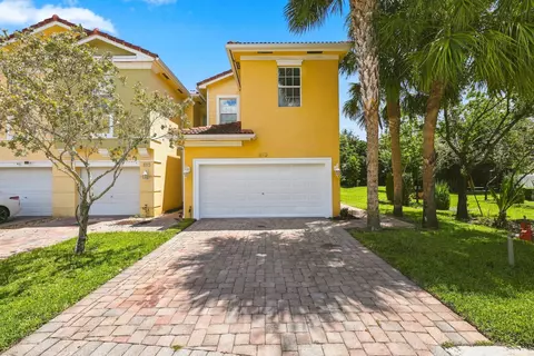 813 Pipers Cay Dr, West Palm Beach, FL 33415