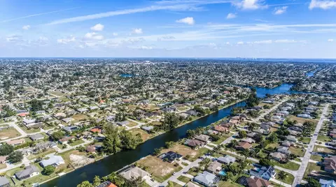217 SE 21st St, Cape Coral, FL 33990