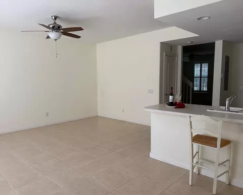 Living - 109 Ashley Ct, Jupiter, FL 33458 photo 4 of 5