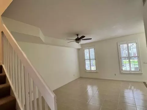Living - 109 Ashley Ct, Jupiter, FL 33458 photo 2 of 5