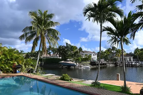 1104 Washington St, Hollywood, FL 33019