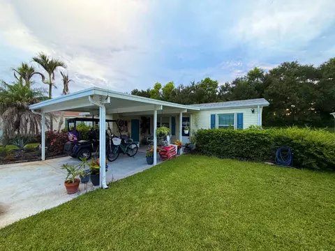 2804 Nine Iron Dr, Port Saint Lucie, FL 34952