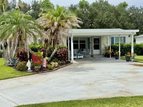 2804 Nine Iron Dr, Port Saint Lucie, FL 34952