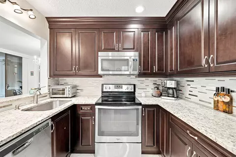 5450 Verona Dr #H, Boynton Beach, FL 33437