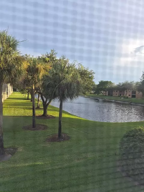 5574 Witney Dr #206, Delray Beach, FL 33484