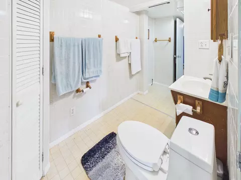 Bath - 10601 SE 125th Trl, Okeechobee, FL 34974 photo 1 of 2