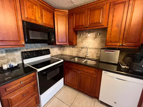 7 Flanders A, Delray Beach, FL 33484