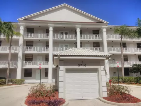 3710 Whitehall Dr #103, West Palm Beach, FL 33401