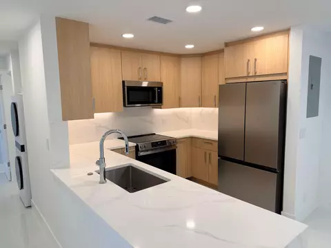 6439 Bay Club Dr #1, Fort Lauderdale, FL 33308