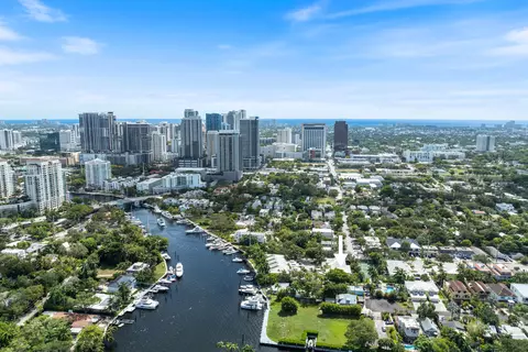 517 SW 7th Ave, Fort Lauderdale, FL 33315
