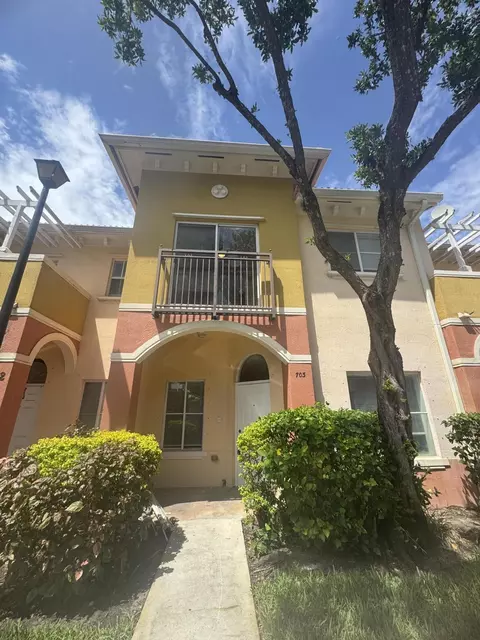 703 N Santa Catalina Cir #703, North Lauderdale, FL 33068