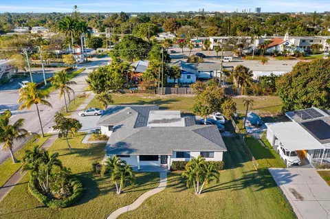651 Foresteria Dr, Lake Park, FL 33403