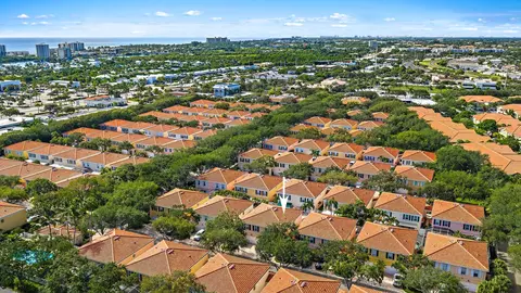 View/Area - 68 Live Oak Cir, Tequesta, FL 33469 photo 2 of 4