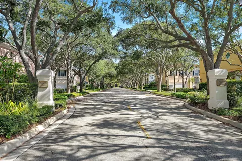 View/Area - 68 Live Oak Cir, Tequesta, FL 33469 photo 1 of 4