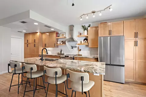 Kitchen - 68 Live Oak Cir, Tequesta, FL 33469 photo 1 of 5