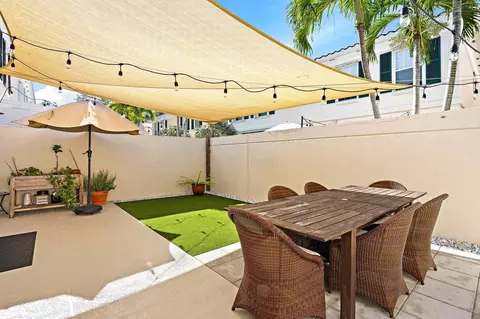 Exterior - 68 Live Oak Cir, Tequesta, FL 33469 photo 3 of 8