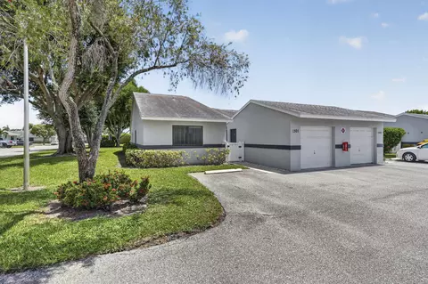 2641 Gately Dr W #1301, West Palm Beach, FL 33415