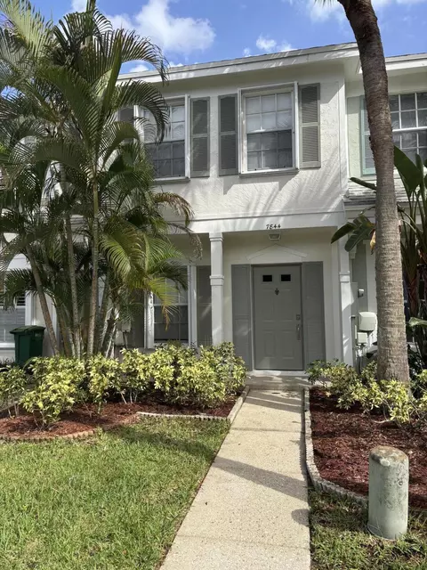 7844 Dixie Beach Cir, Tamarac, FL 33321